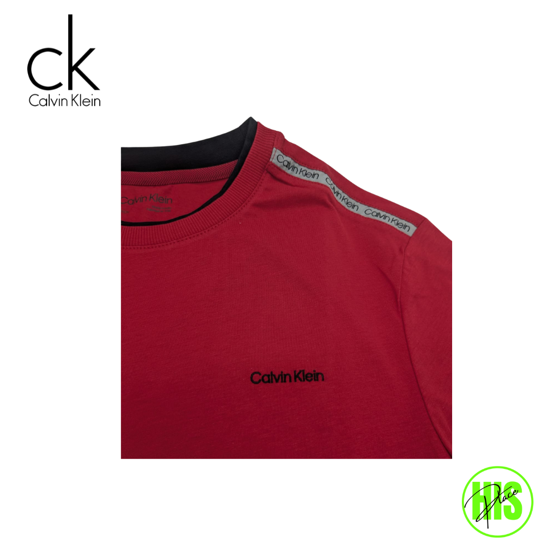Calvin Klein T-Shirt