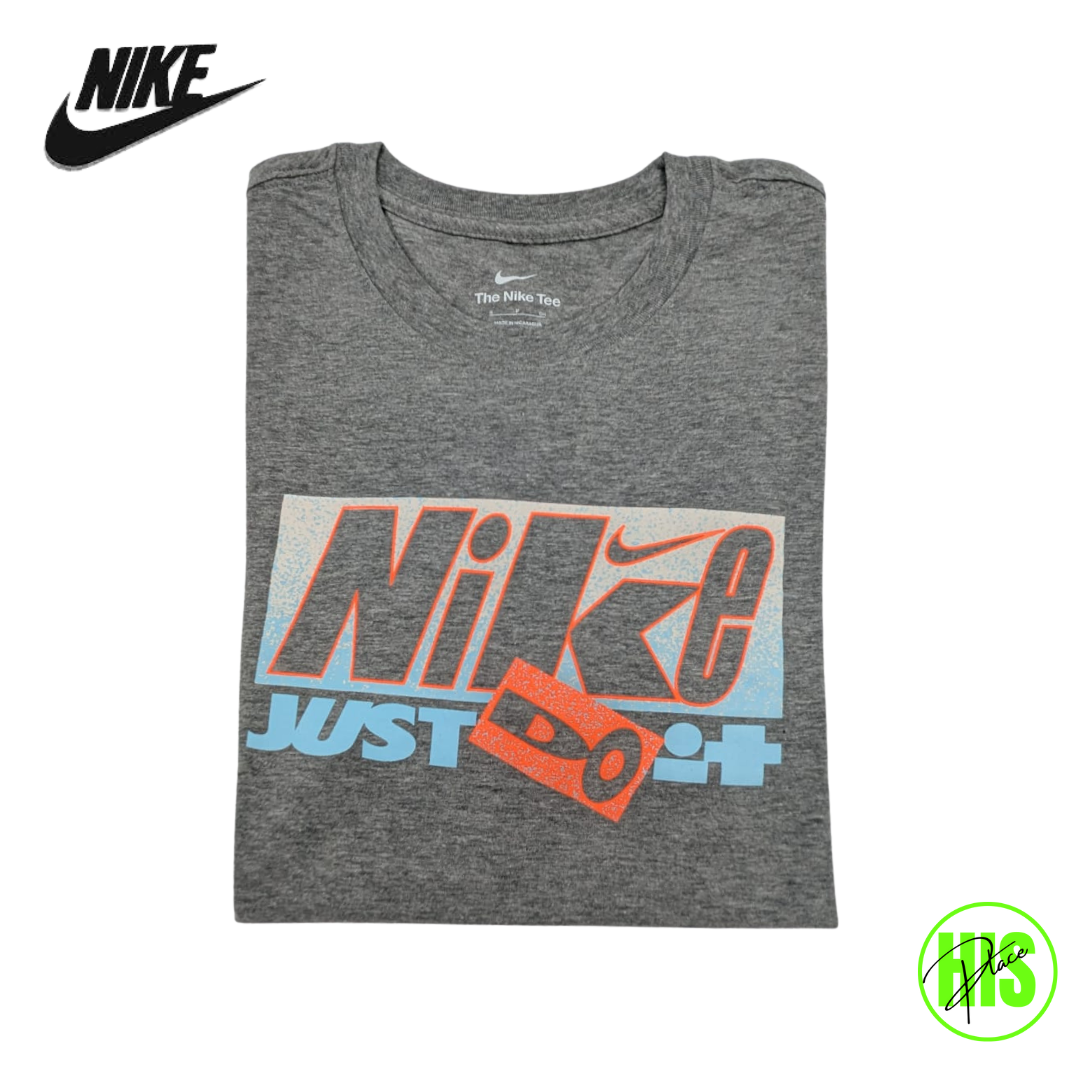 Nike T-Shirt